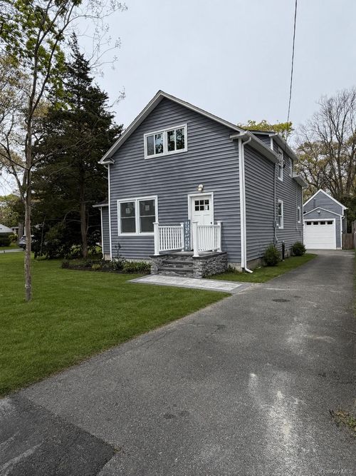 33 Fischer Ave, Islip Terrace, NY, 11752-1509 | Card Image