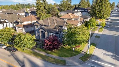 14818 76 Ave, House other with 8 bedrooms, 5 bathrooms and 4 parking in Surrey BC | Image 2