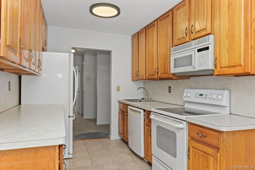 58 Coachlight Sq, Montrose, NY, 10548-1245 | Card Image