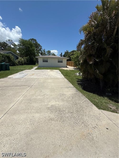5458 Sholtz St, NAPLES, FL, 34113-8792 | Card Image
