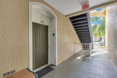 103 - 2305 Silver Palm Drive, Condo with 3 bedrooms, 2 bathrooms and null parking in Kissimmee FL | Image 2