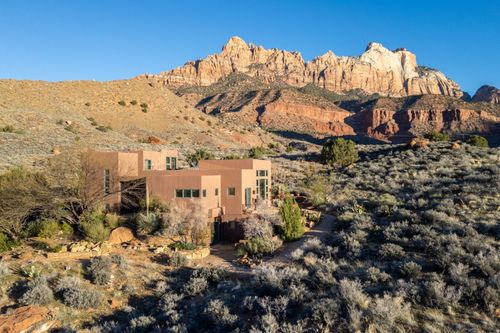 261 Valley View Dr, Springdale, UT, 84767-7737 | Card Image