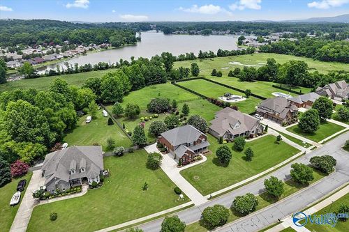 378 Natures Way Sw, Huntsville, AL, 35824-3216 | Card Image