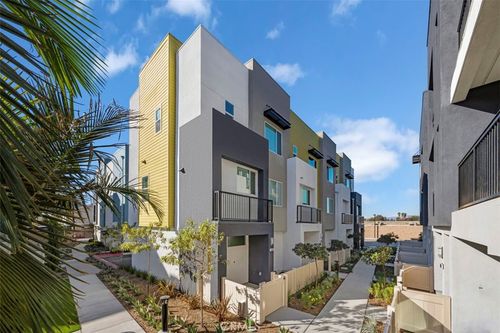 1097 N Harbor Blvd, Anaheim, CA, 92801-2417 | Card Image