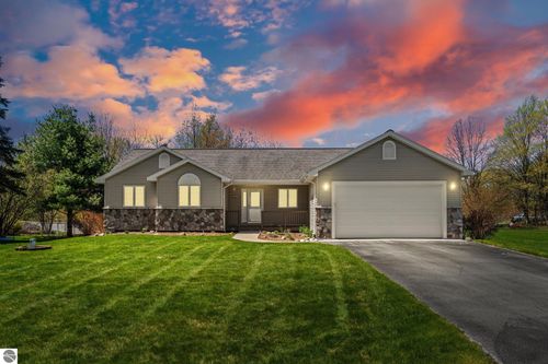 8673 Sun Bay Ct, Williamsburg, MI, 49690-8509 | Card Image