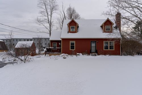 9 Ledgeview Dr, Rochester, NH, 03839-5618 | Card Image