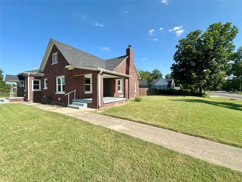 2021 N Broadway Ave, Shawnee, OK, 74804-2901 | Card Image