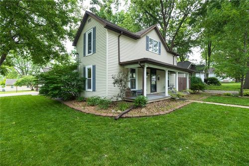 209 E 1st St, Lee's Summit, MO, 64063-2701 | Card Image