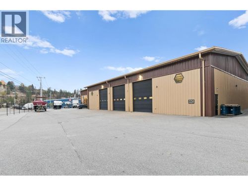2253 Dartmouth Rd, Penticton, BC, V2A7W7 | Card Image