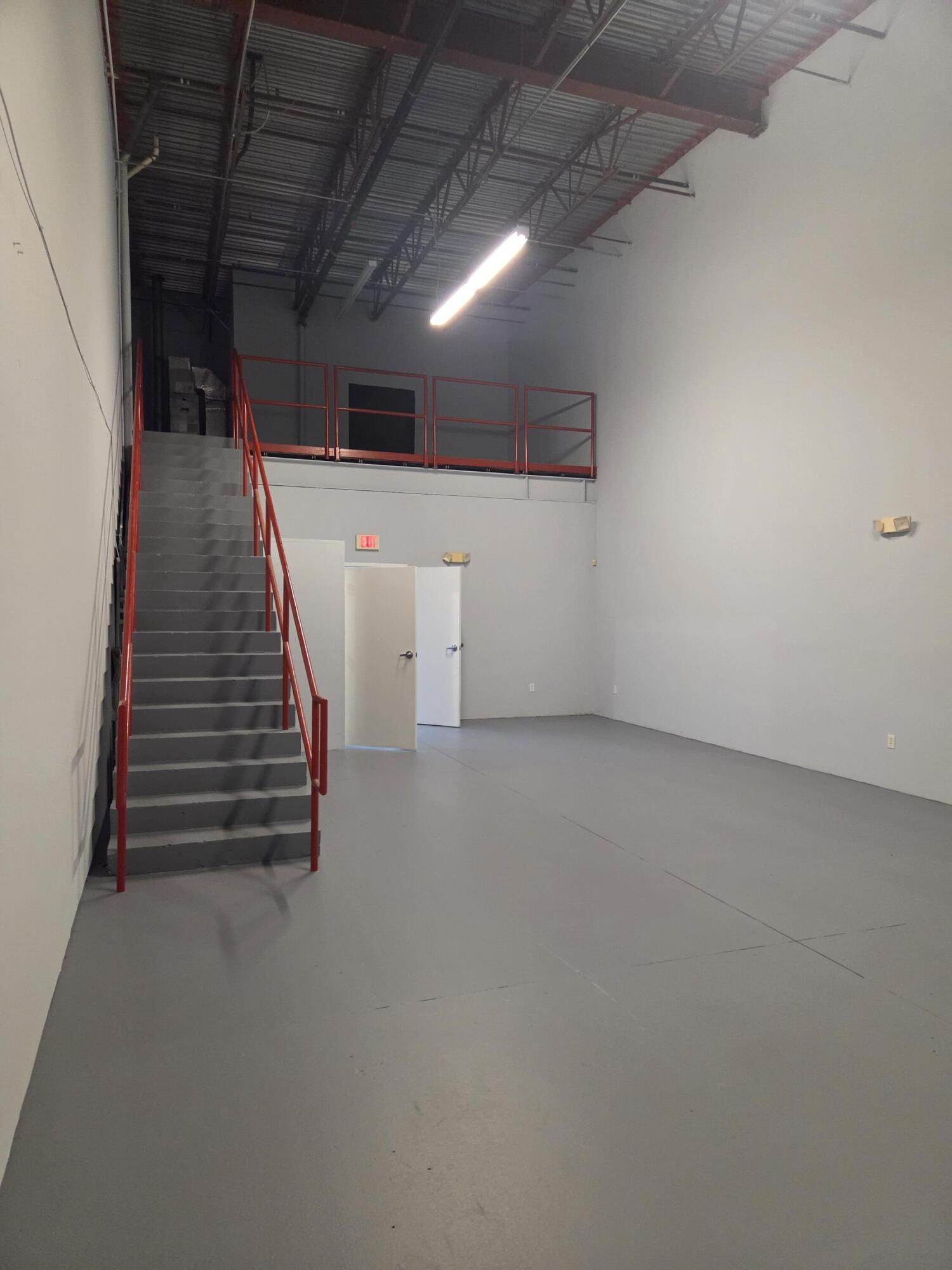 Commercial Lease in West Palm Beach 4