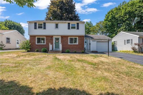41 Durkar Ln, Greece, NY, 14616-3242 | Card Image