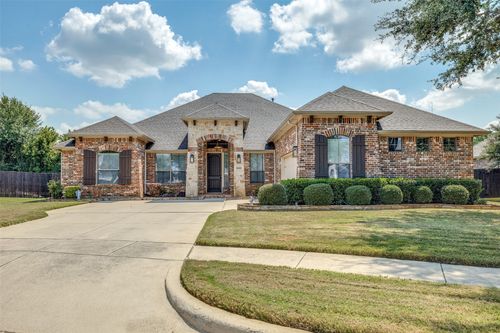 8001 Comstock Dr, Arlington, TX, 76001-2929 | Card Image