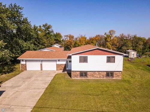 589 6th St Se, Valley City, ND, 58072-4101 | Card Image