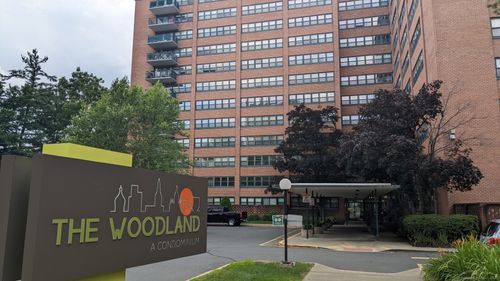 apt-7e-31 Woodland St, Hartford, CT, 06105-4337 | Card Image