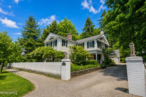53 Main St, Stockbridge, MA, 01262-9701 | Card Image