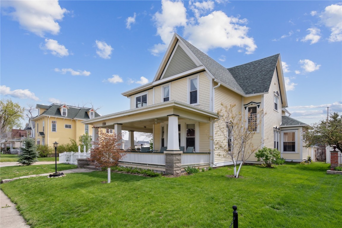 8th Ave, Marion, IA 52302