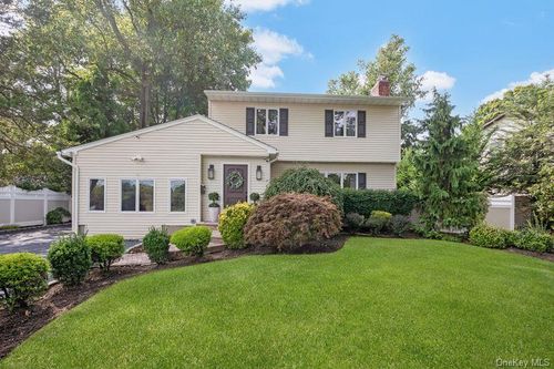 1 Earl Rd, Huntingtn Sta, NY, 11747-1313 | Card Image