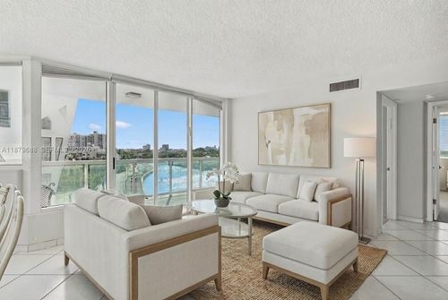 apt-604-3411 Indian Creek Dr, Miami Beach, FL, 33140-4058 | Card Image