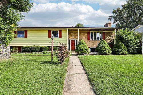 2535 Clifty Falls Rd, West Carrollton, OH, 45449-3208 | Card Image