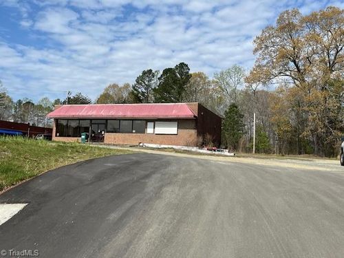 285 Old Greensboro Rd, Thomasville, NC, 27360-8106 | Card Image