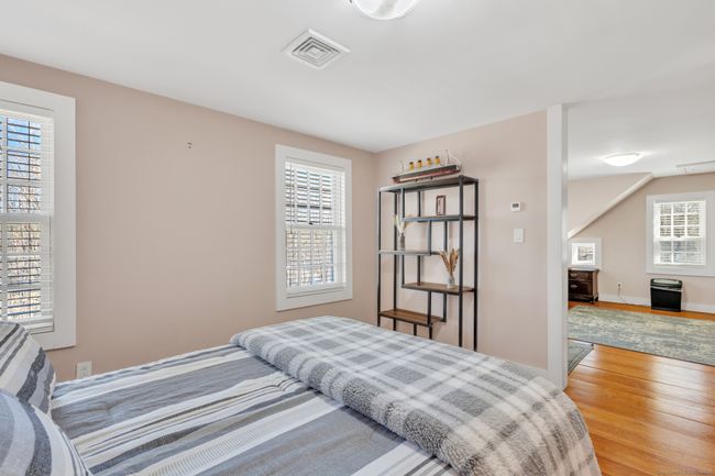 (2) Combined rooms on upper level can be used as (1) or (2) bedrooms. | Image 24