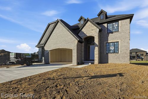 50605 Mistwood Dr, Macomb, MI, 48042-4434 | Card Image