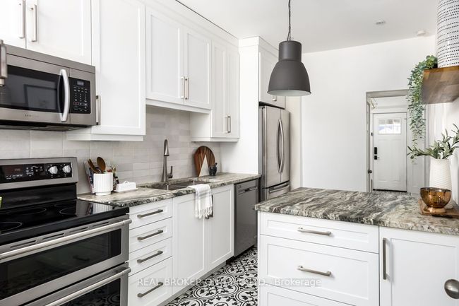 137 Avondale St, House other with 4 bedrooms, 1 bathrooms and 3 parking in Hamilton ON | Image 10