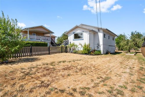 438 Renfrew St, Nanaimo, BC, V9R1S4 | Card Image