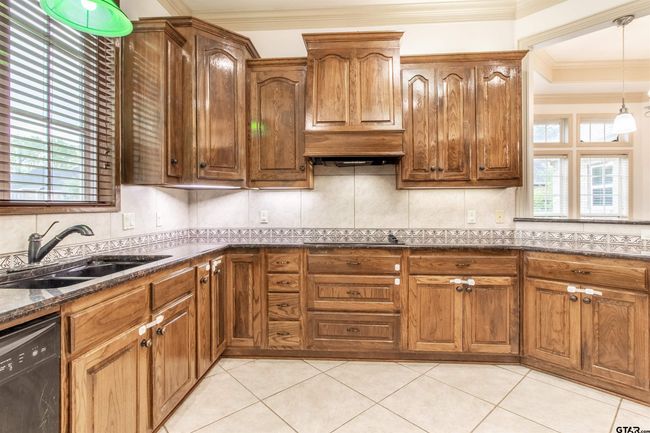 3826 Woods Blvd, House other with 4 bedrooms, 3 bathrooms and null parking in Tyler TX | Image 14