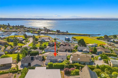 8037 Chinook Way, Blaine, WA, 98230-9551 | Card Image