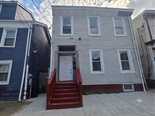 127 W Parmenter St, Newburgh, NY, 12550-5426 | Card Image