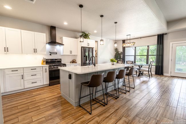 177 E Short Meadow Dr, House other with 4 bedrooms, 4 bathrooms and null parking in Lytle TX | Image 12