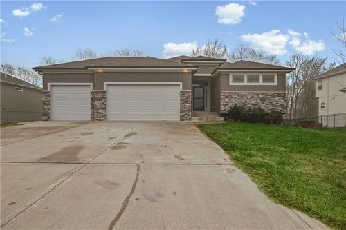 805 W Shawhan Pkwy, Lone Jack, MO, 64086-4535 | Card Image