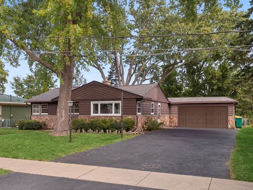 70 Center Ave, Wheeling, IL, 60090-3100 | Card Image