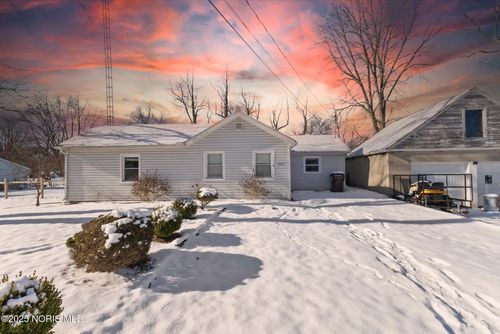 5547 Mclain Dr, Sylvania, OH, 43560-2513 | Card Image