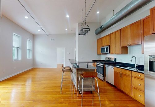 apt-12-960 Broadway, Chelsea, MA, 02150-2220 | Card Image