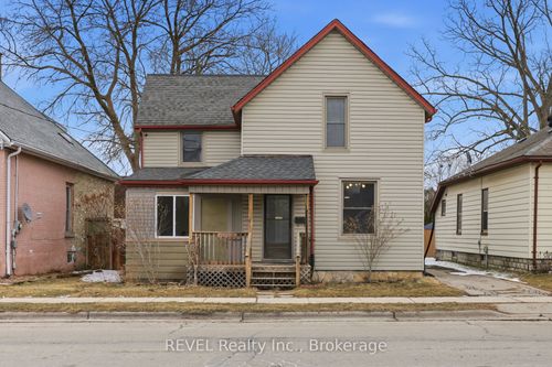 225 Ross St, Saint Thomas, ON, N5R3Y5 | Card Image