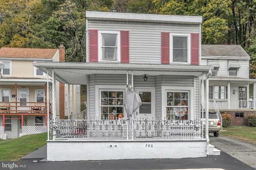 702 Port Carbon Saint Clair Hwy, POTTSVILLE, PA, 17901-8627 | Card Image