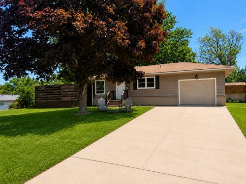 402 Sunset Ct Ne, Stewartville, MN, 55976-1553 | Card Image