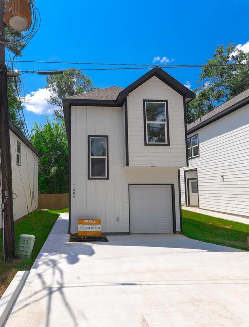 11382 Underwood St, Willis, TX, 77318-7660 | Card Image