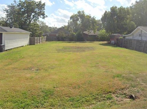 2011 Avenue E, Nederland, TX, 77627-5204 | Card Image