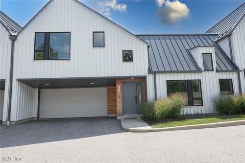 2412 Richmond Rd, Beachwood, OH, 44122-1763 | Card Image