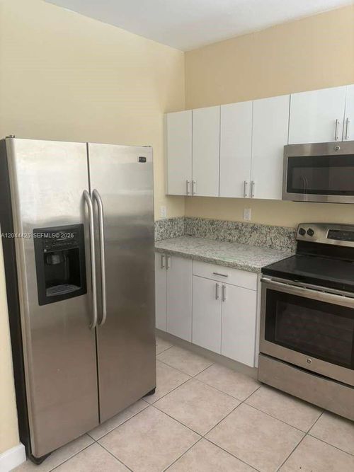 207-1663 Se 27th Dr, Homestead, FL, 33035-2506 | Card Image