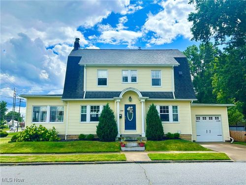 3000 Hudson Dr, Cuyahoga Falls, OH, 44221-1961 | Card Image