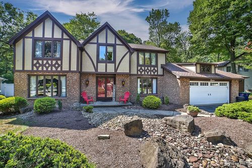 11 Fennec Ln, East Amherst, NY, 14051-1827 | Card Image