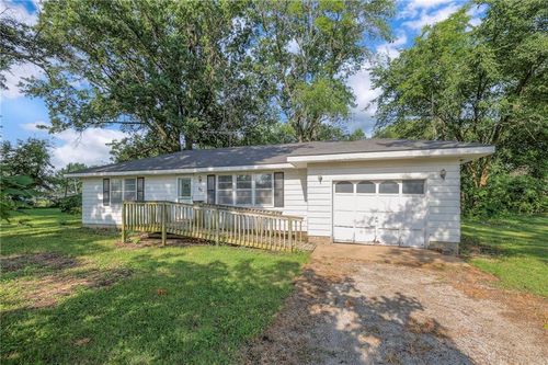 306 S Iowa St, Archie, MO, 64725-9566 | Card Image