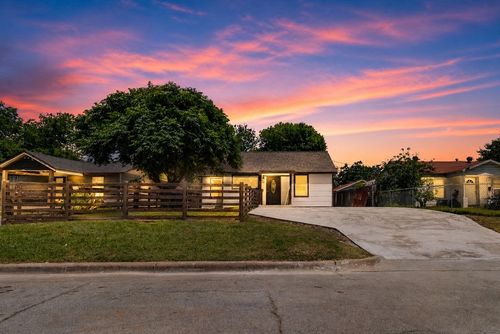 3939 E 4th St, Fort Worth, TX, 76111-6512 | Card Image