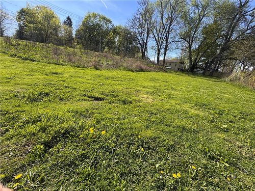 97 S Four Mile Run Rd, Austintown, OH, 44515-3121 | Card Image