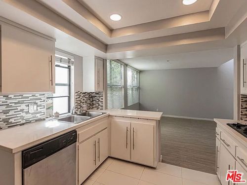 e-1610 Camden Ave, Los Angeles, CA, 90025-7582 | Card Image