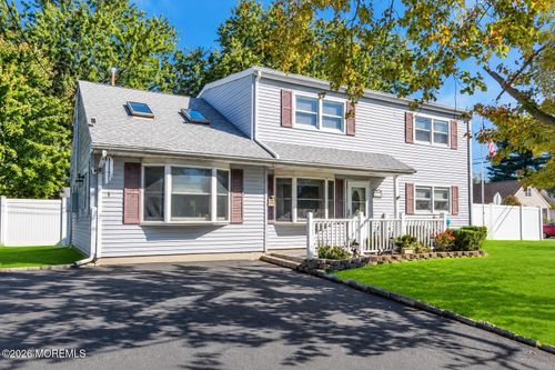 15 Hemingway Dr, Hazlet, NJ, 07730-2138 | Card Image